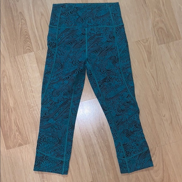 Lululemon Crop Leggings Size 4 - Teal - Picture 2 of 4